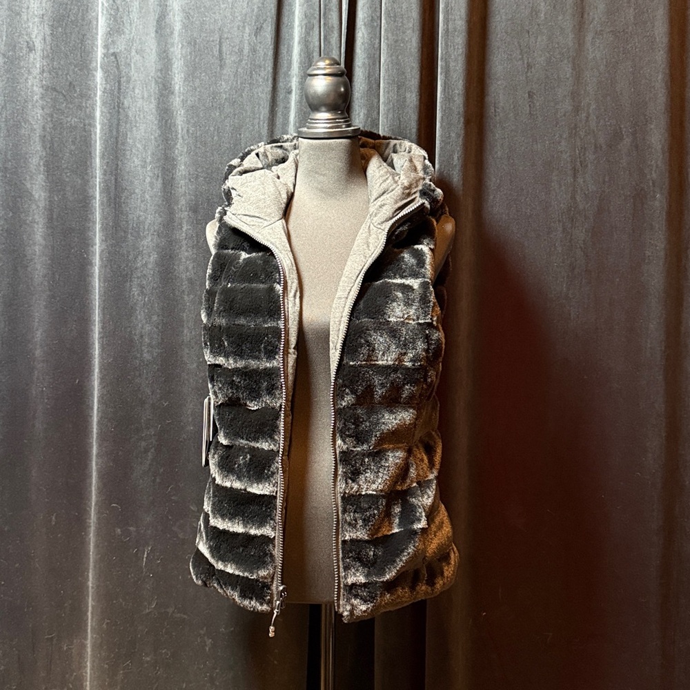 BeBoundless hooded reversible vest.  Faux fur/soft jersey. Never worn with tags.